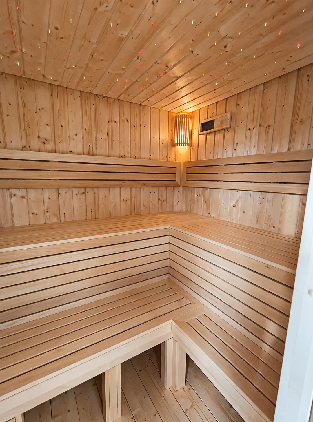 Sauna RSI Homes w ciepłym świetle